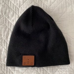 Insulated Bluetooth beanie